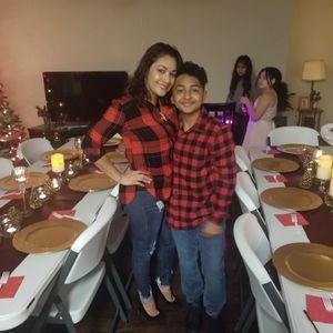 Meet your Posher, Elvia